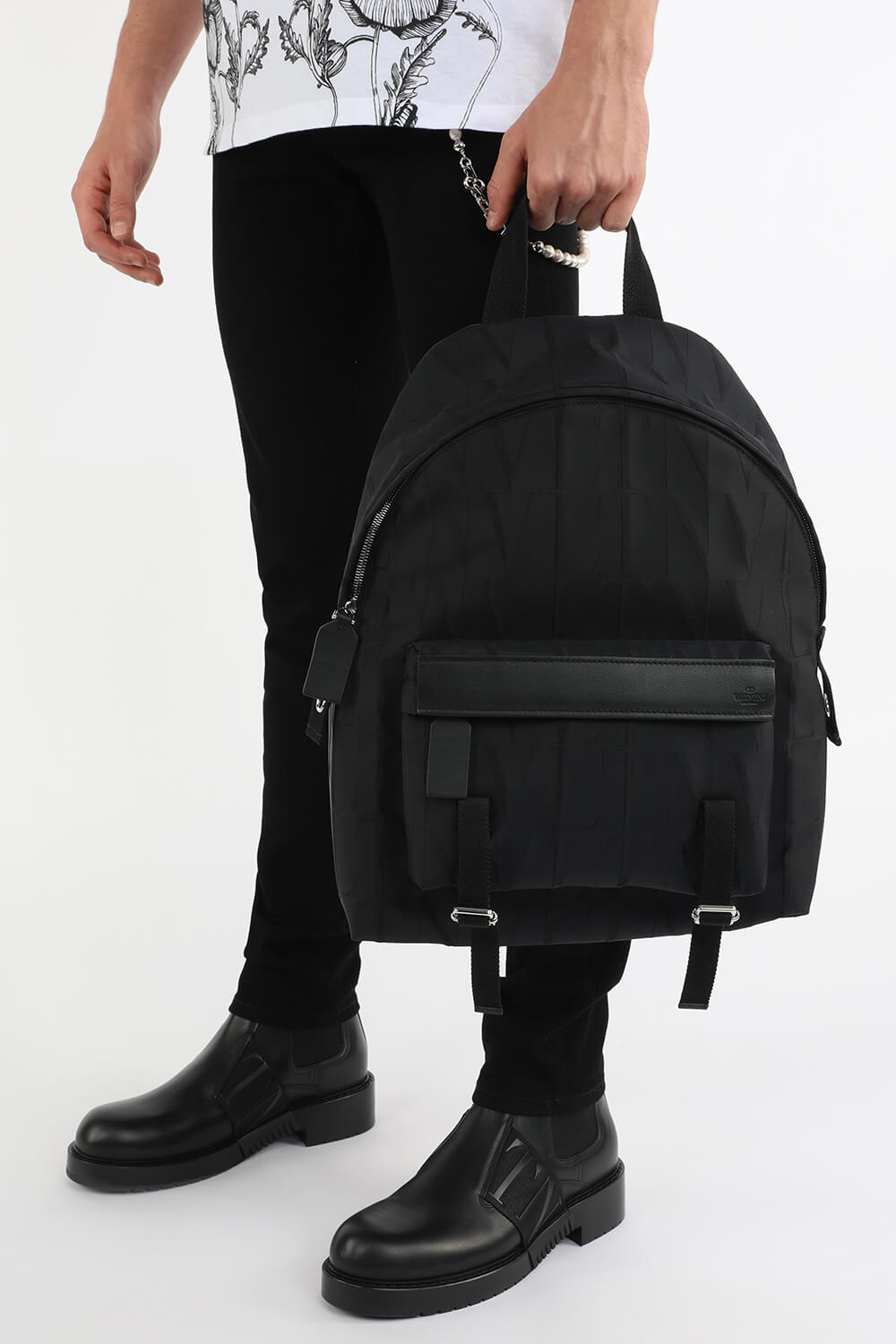 תמונת כל הלוק של Logo Print All Over Backpack in Black